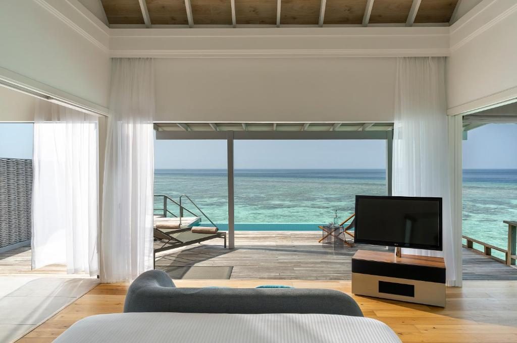 Thundi Water Villa with Pool