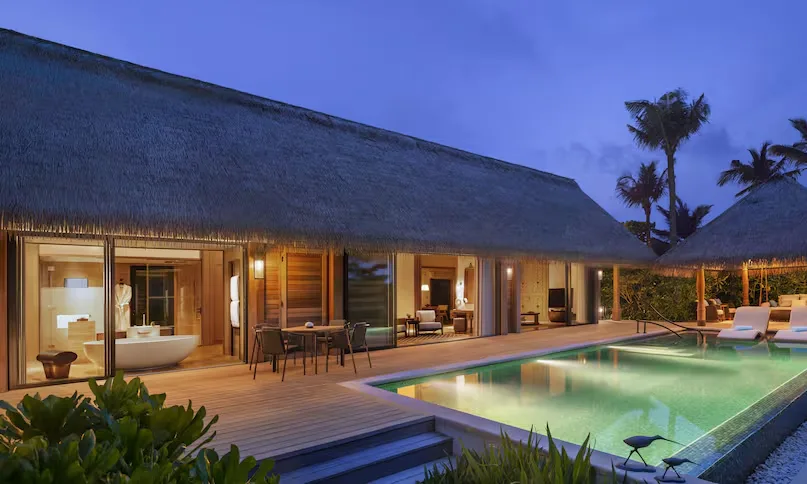 Two Queen Bedded Grand Beach Villa with Pool