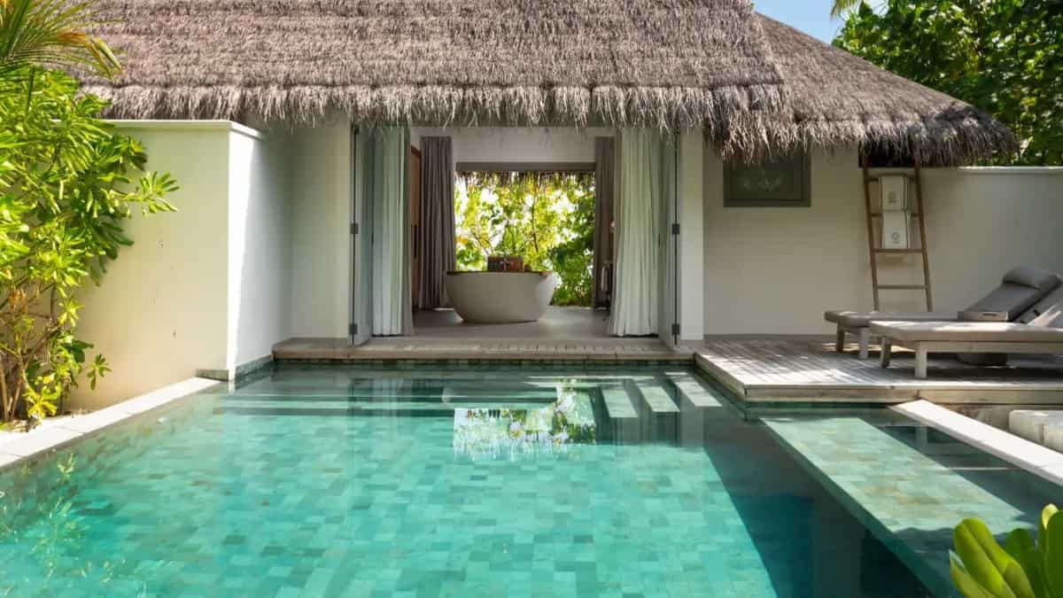 One Bedroom Beach Pool Residence