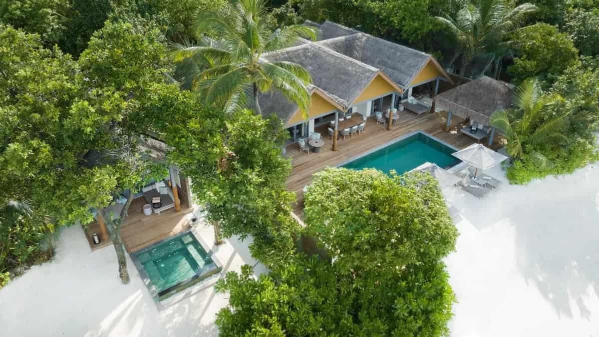 Three Bedroom Beach Pool Residence