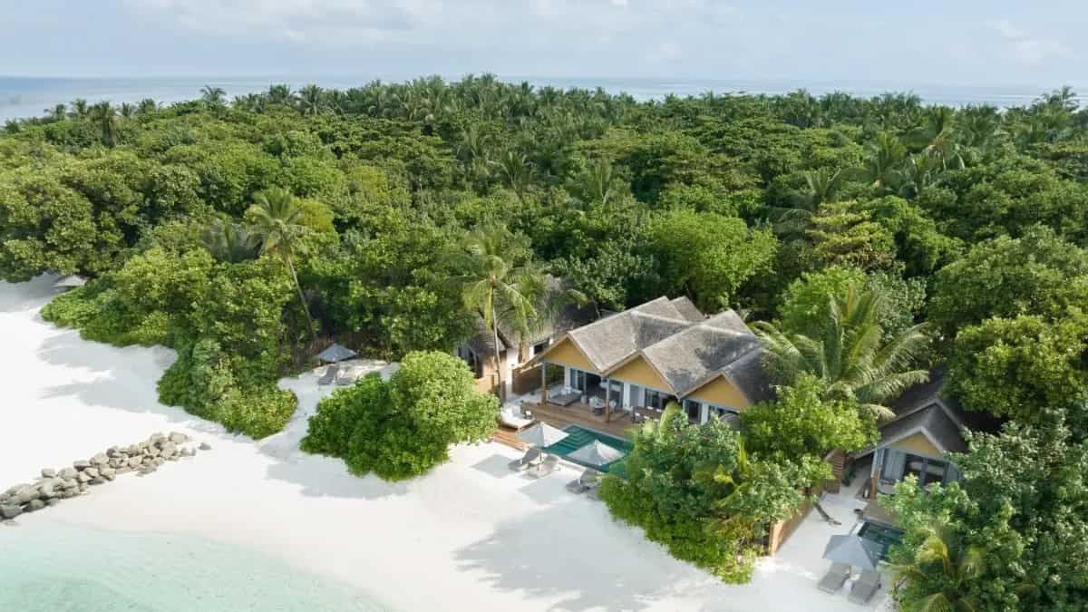 Four Bedroom Beach Pool Residence